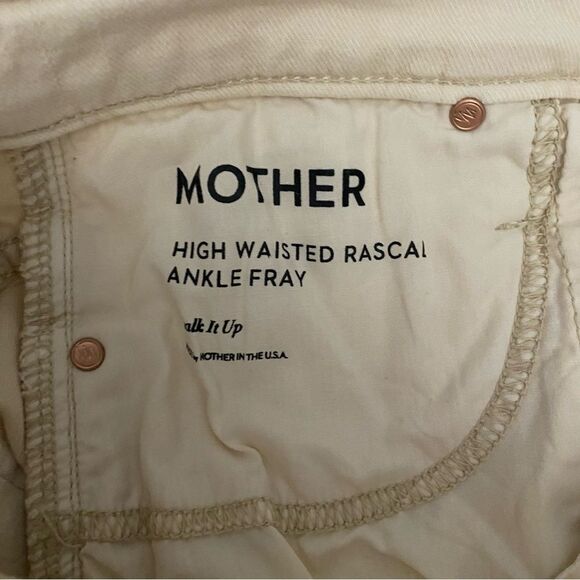 Mother High Waisted Rascal Ankle Frey Jeans in Chalk it Up - Picture 9 of 9